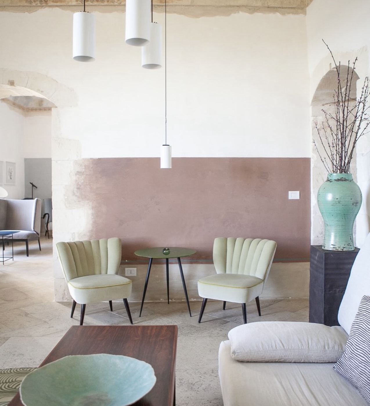 Modern lounge with Sicilian colour and ceramics